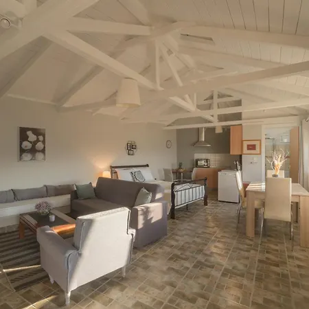 Agrafa House
