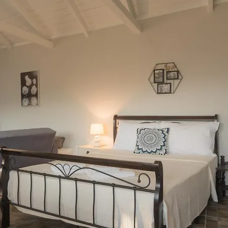 بيت للعطل Agrafa House لايميناس